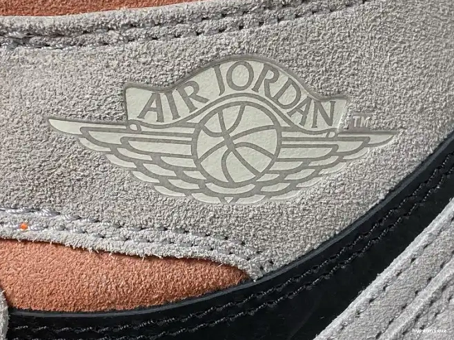 HYPE 555088-018 Jordan OG Air Grey Neutral 1 High Retro 0422